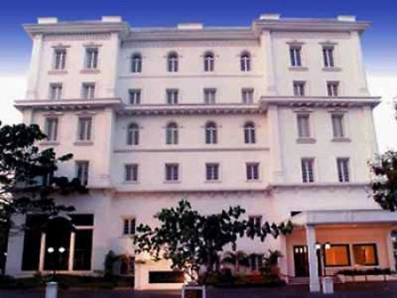 The Avenue Center Hotel Kochi Kültér fotó