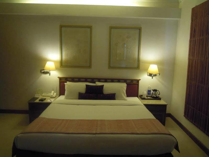 The Avenue Center Hotel Kochi Kültér fotó