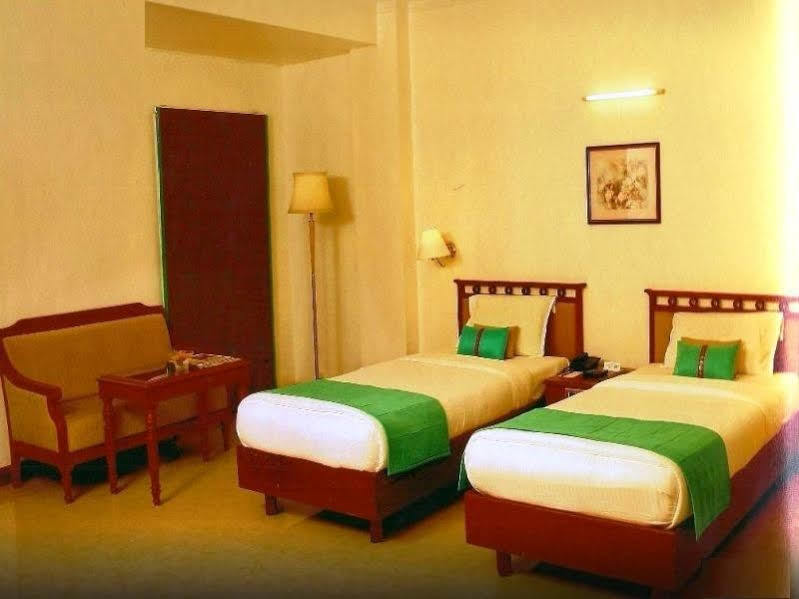 The Avenue Center Hotel Kochi Kültér fotó